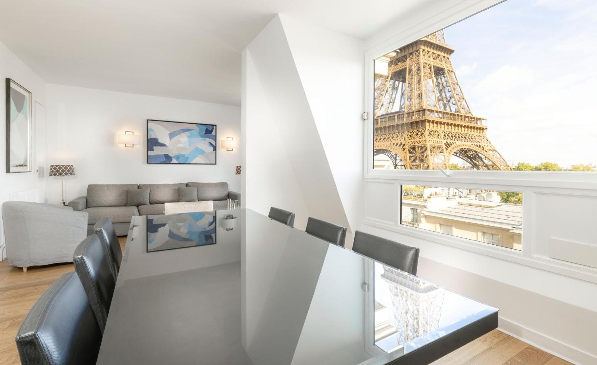 Duplex Appartement met 3 Slaapkamers - Eiffeltoren